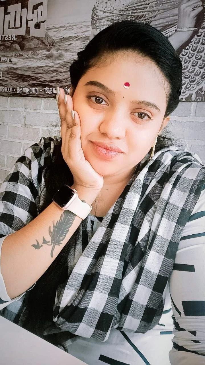 Sunita Sherma – Indian escort in Chennai — 3 / 4