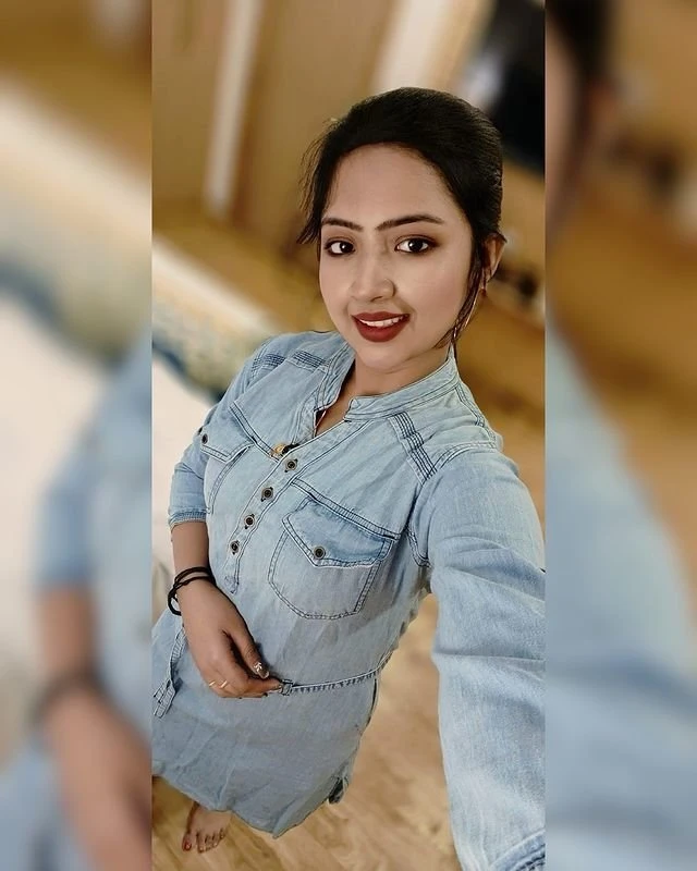 Ankita – Indian escort in Ahmedabad — 2 / 4