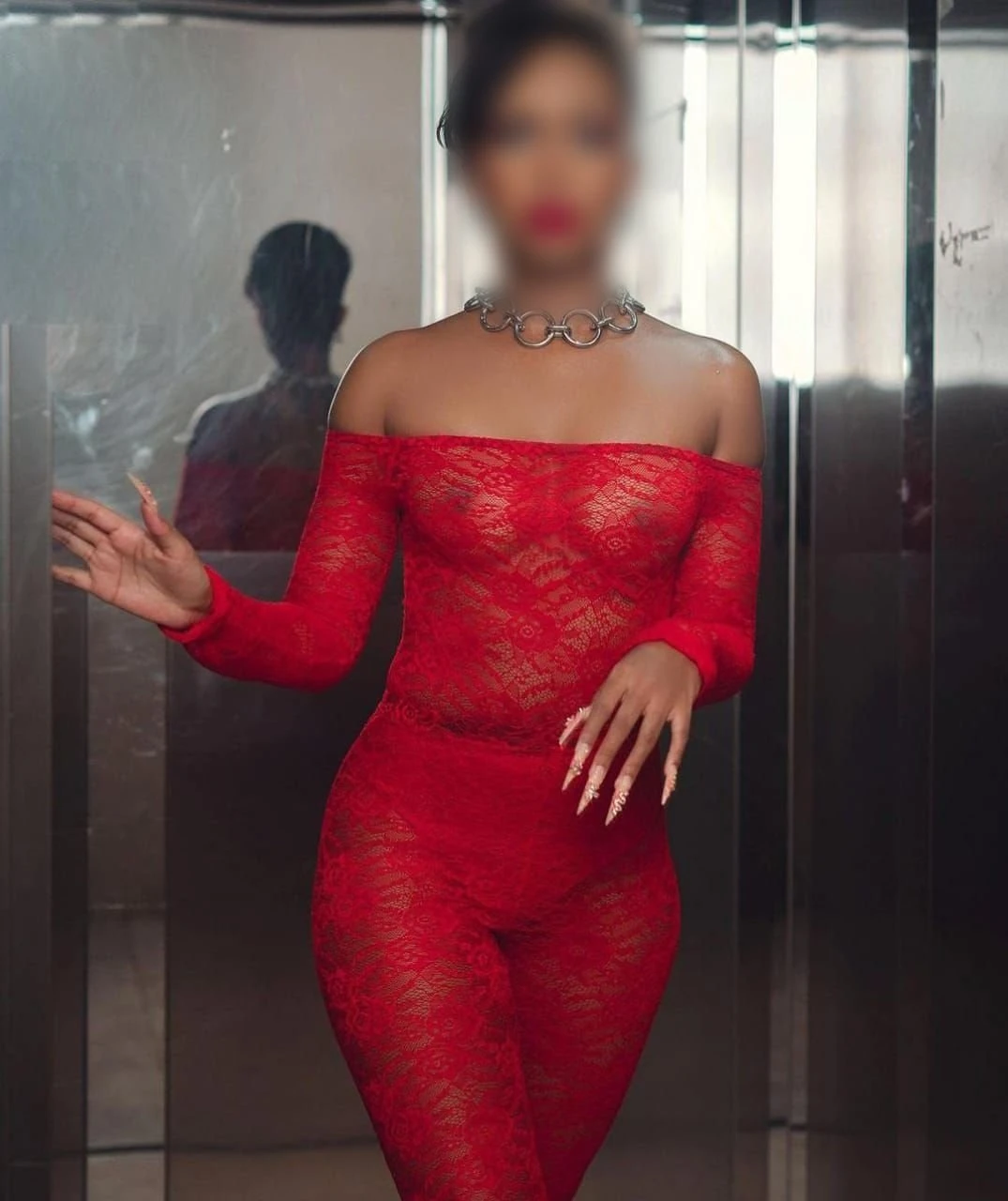 Sugar – Kenyan escort in Bangalore — 3 / 5