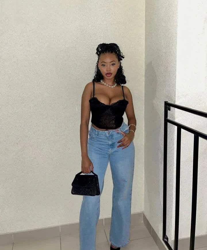 Dillish 𝚌𝚞𝚝𝚒𝚎 elegant babe An.Nagar – Burundian escort in Chennai — 2 / 4