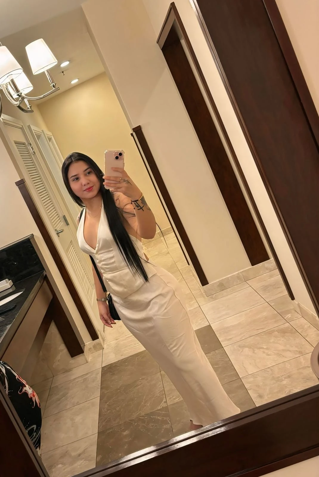Angeles – Venezuelan escort agency in Noord — 4 / 5
