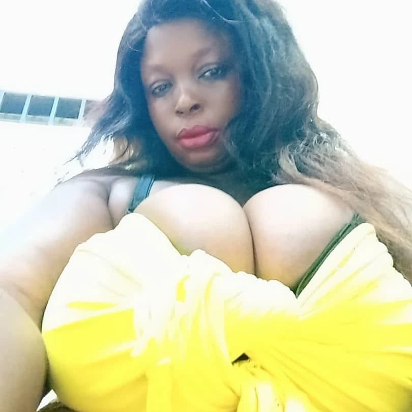 Emily – Gambian escort in Cotonou — 5 / 10