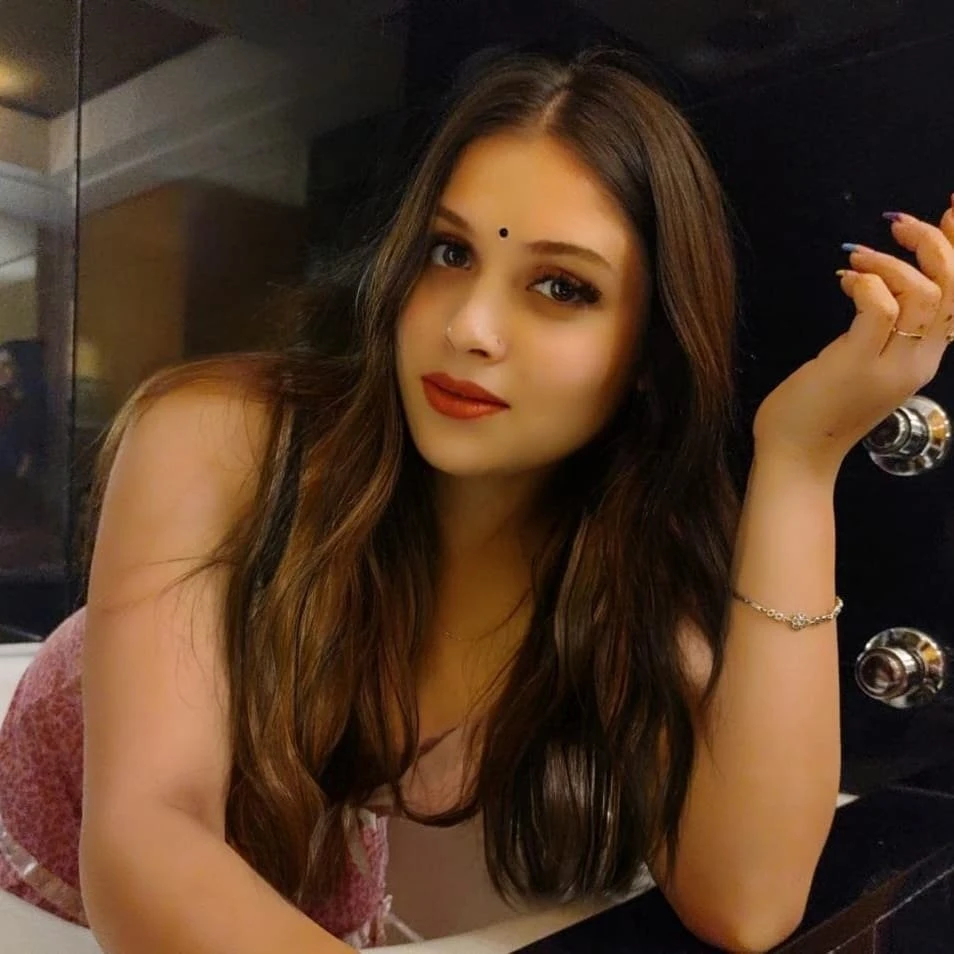 Kavya – Indian escort in Bangalore — 3 / 5
