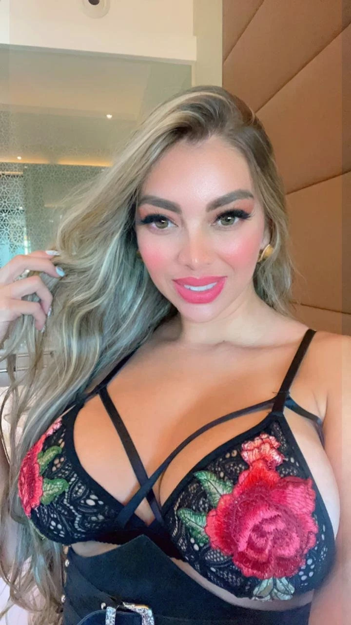 Karolina Woow – Colombian escort in Hong Kong, Escort, Hong Kong