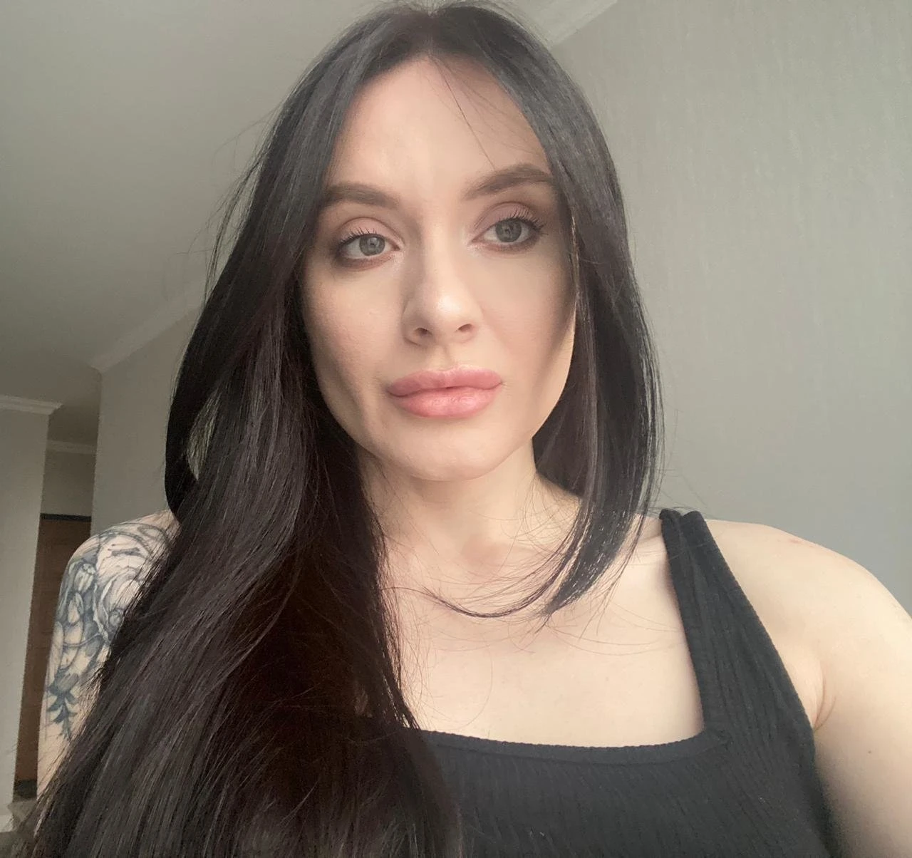 Nina – Russian escort in Hong Kong — 3 / 10
