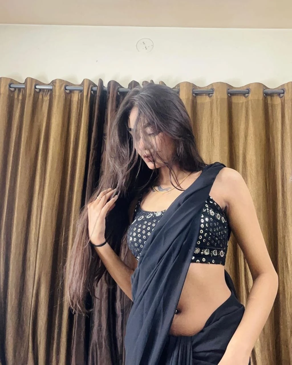 Himani – Indian escort in Chennai — 3 / 4