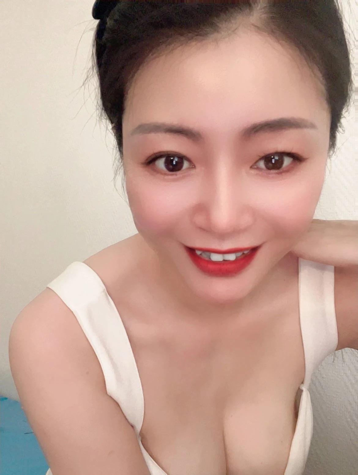 Zhangyang – Chinese escort in Tirana — 7 / 12