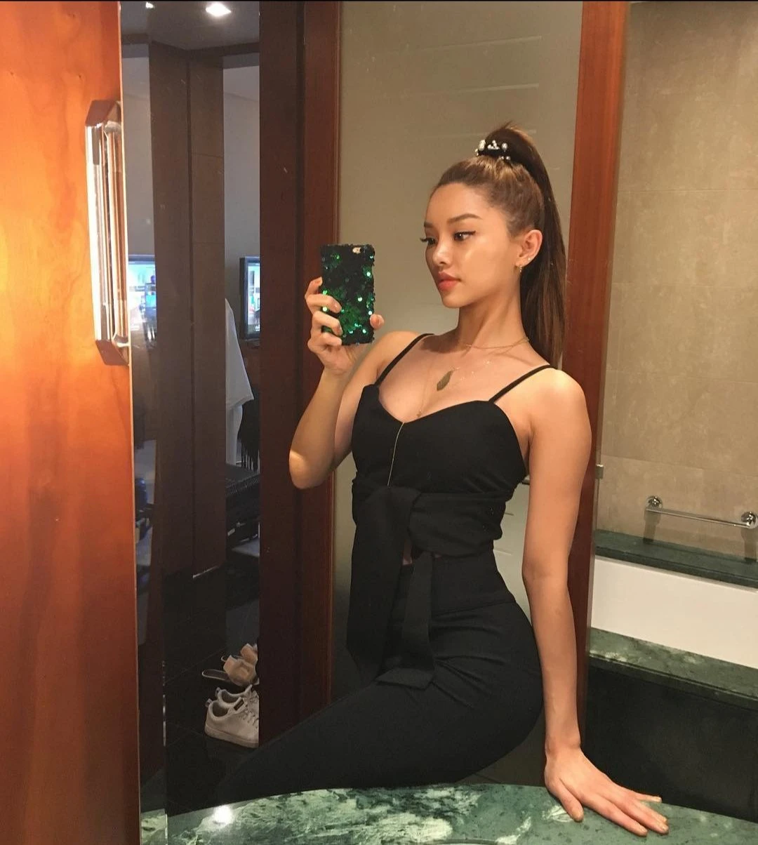 Sweet Nari Cha – escort in Hong Kong — 5 / 10