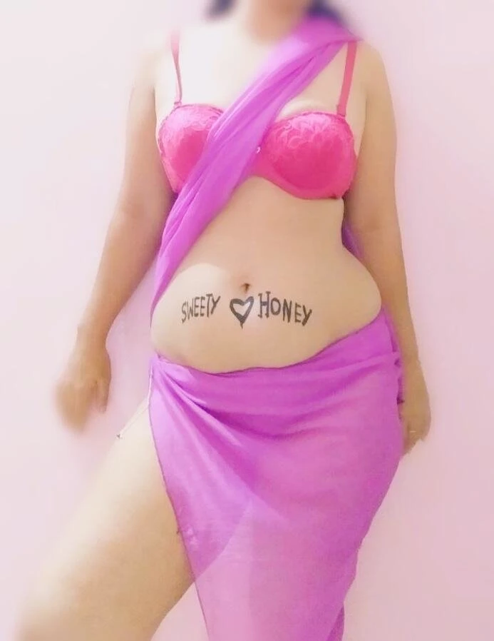 Sluttywife Sweety (Paid Cam & Real Meet) – Indian escort in Bangalore — 6 / 26