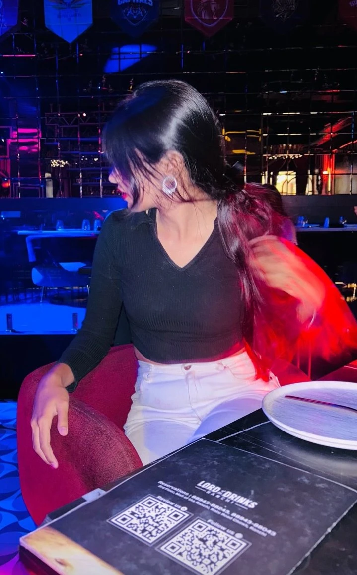 Aayushiii Roy – Indian escort in Chennai — 3 / 6