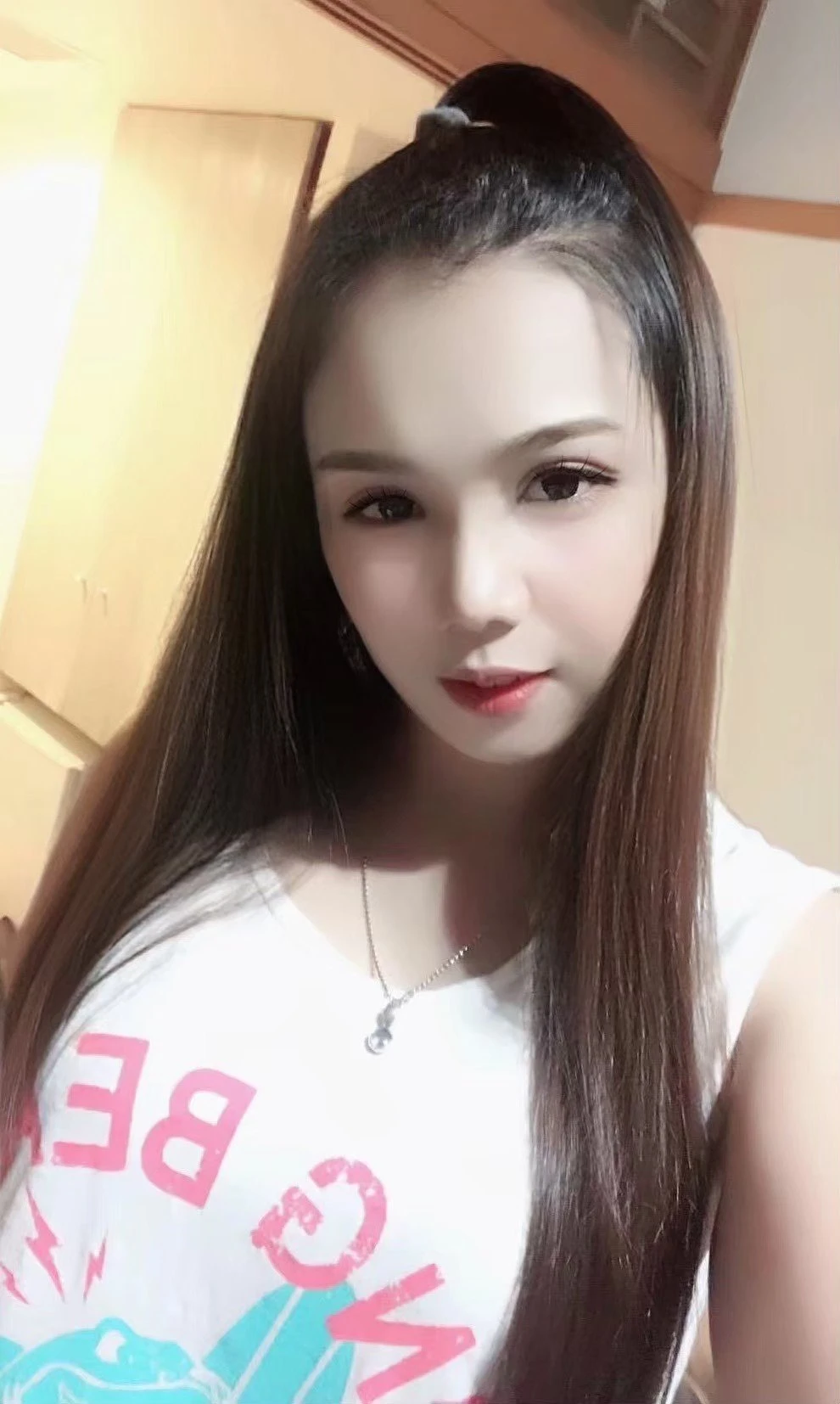 Gorgeous Mina – Thai escort in Hong Kong — 20 / 25