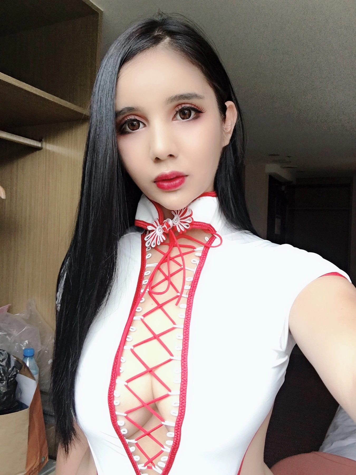 Anna half jasmine – escort in Hong Kong — 4 / 5