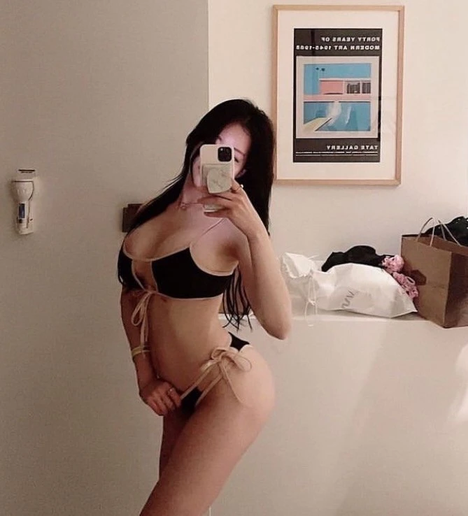 Coco – Malaysian masseuse in Hong Kong — 3 / 7