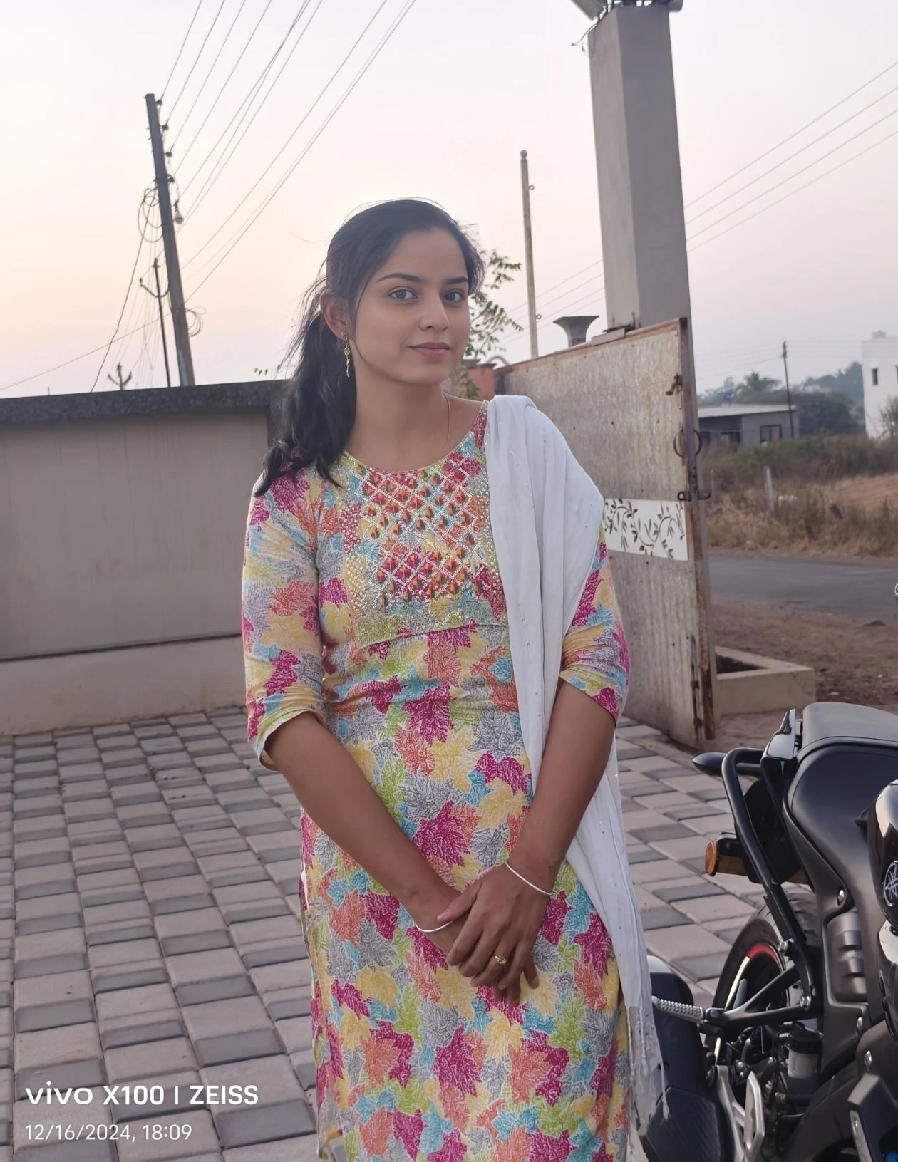 Samiksha – Indian escort in Gurgaon — 4 / 5