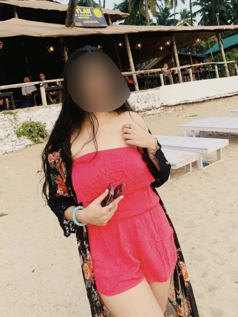 Supriya providing genuine cam show – Indian escort in Bangalore — 7 / 9