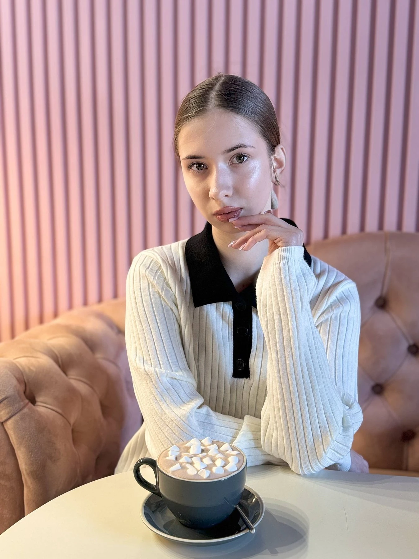 Amelia – Russian escort in Hong Kong — 2 / 14