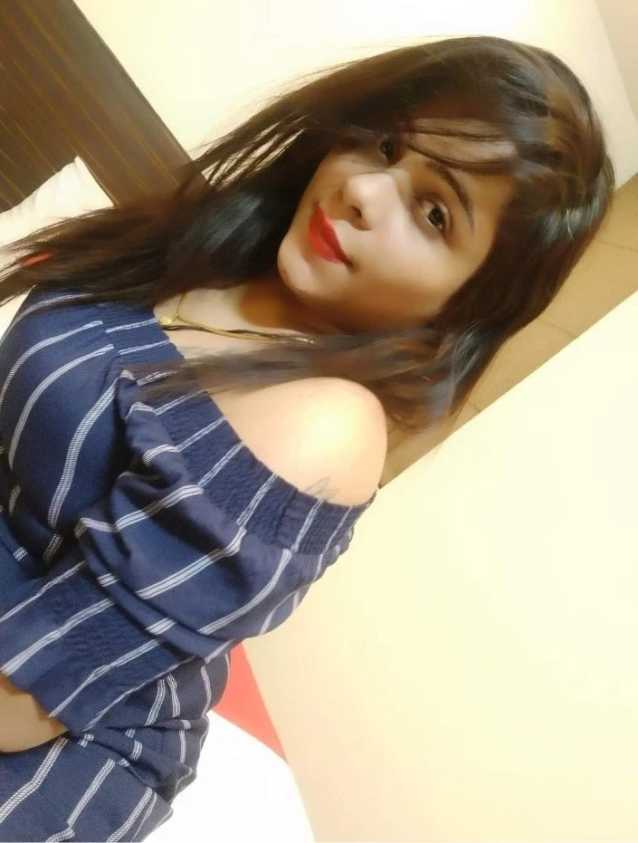 Isha – Indian escort in Candolim, Goa — 4 / 7