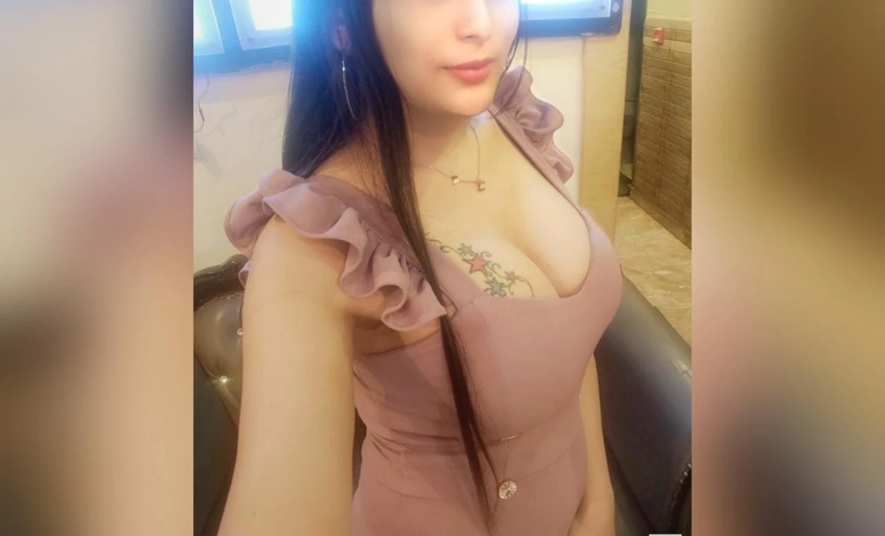 Busty Bong Alina Only for Paid Cam. 26 – Indian escort in Chennai — 7 / 11