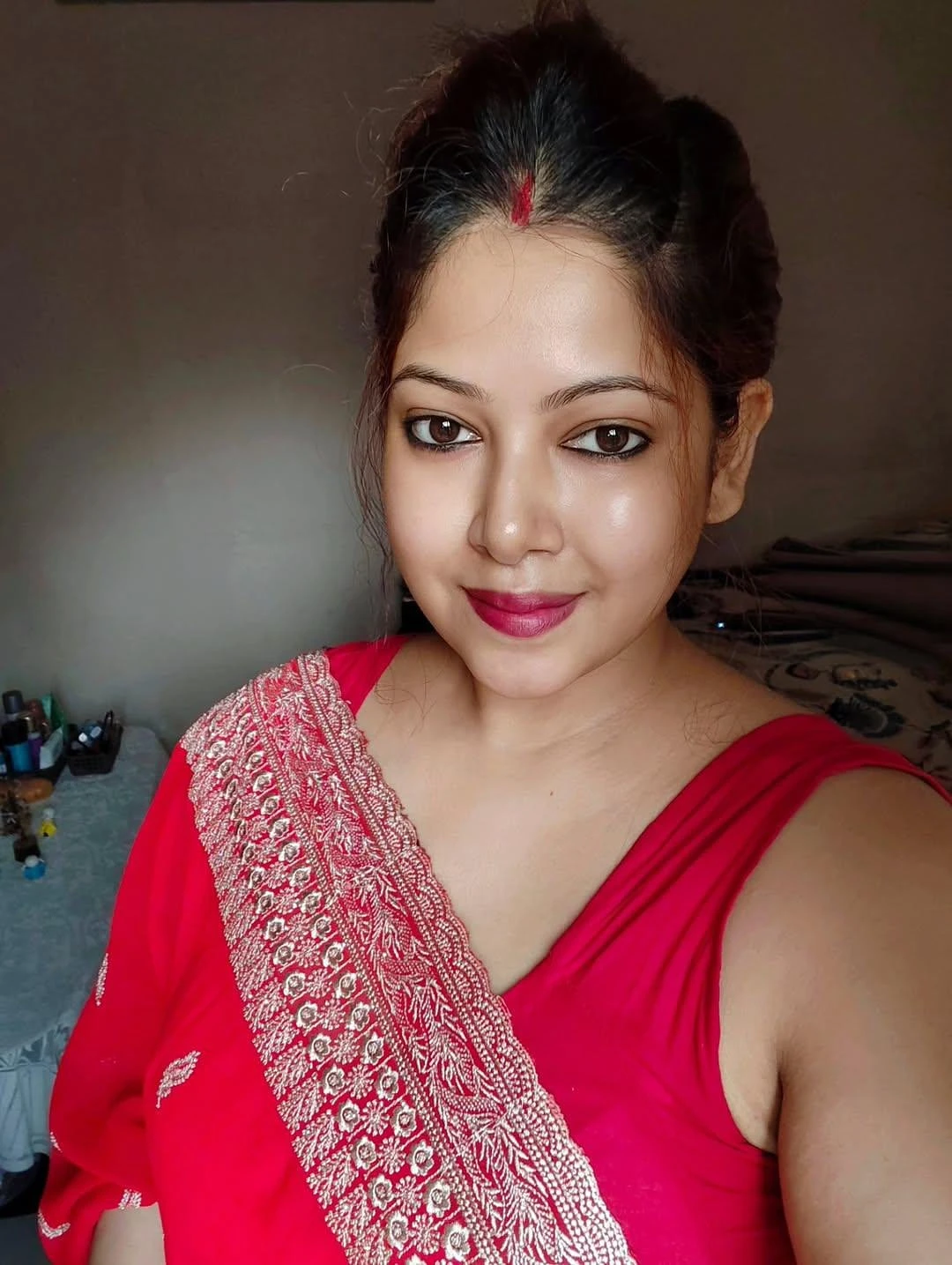 Nikki (Cam Session & Real Meet) – Indian escort in Bangalore — 2 / 6