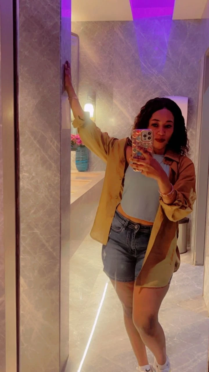 Arise African – Cambodian escort in Bangalore — 3 / 5