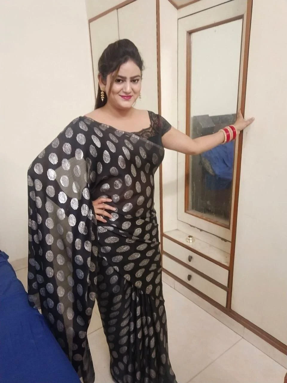 Meenakshi – Indian escort in Bangalore — 3 / 4
