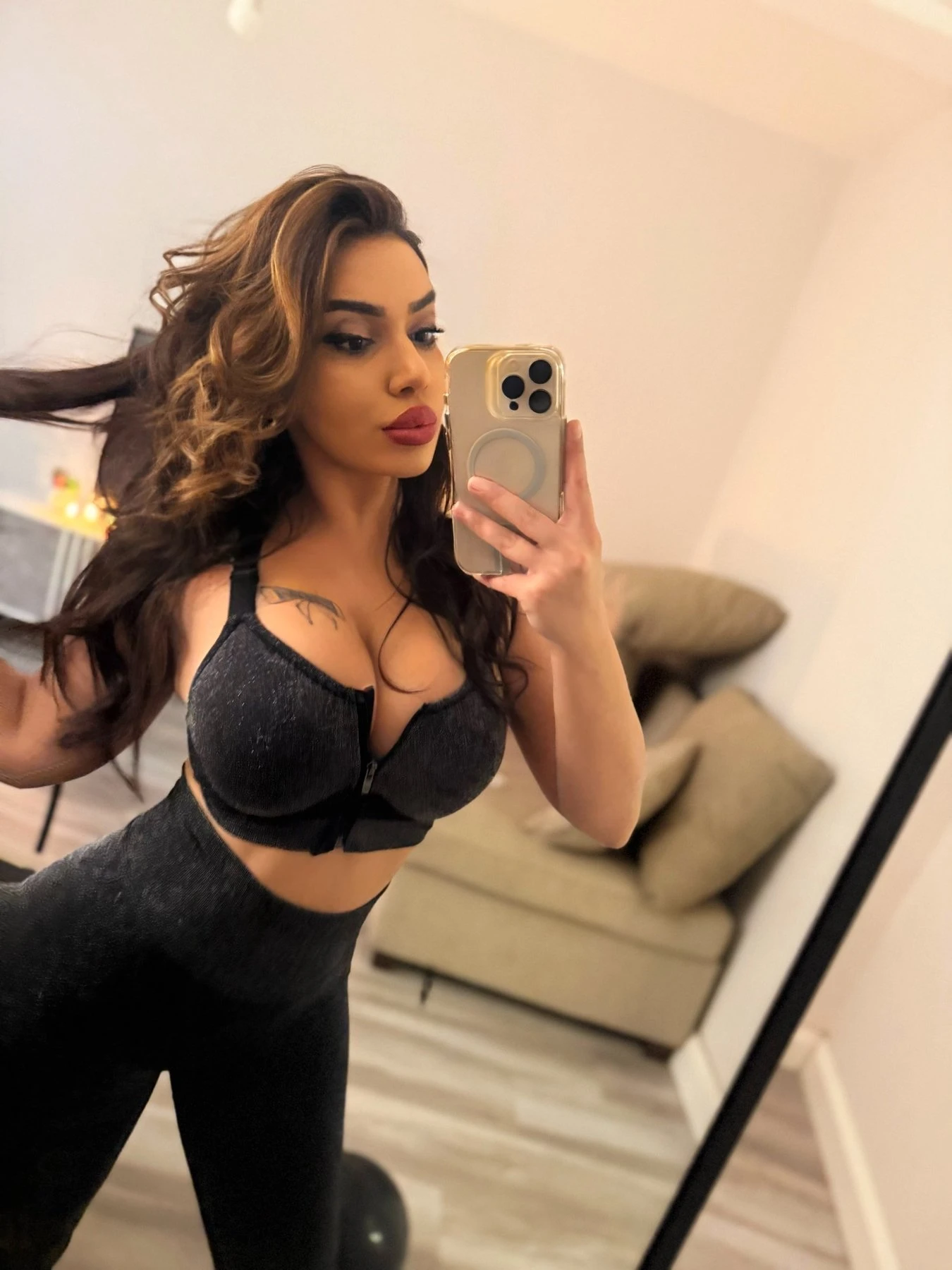 Turkan – Azerbaijani escort in Baku — 22 / 29