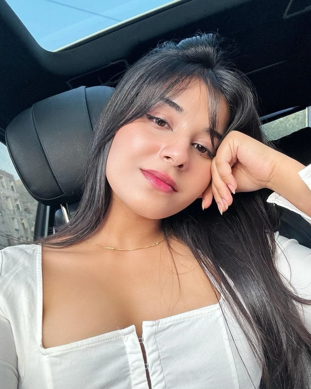 Zoya Escorts service – Indian escort in Ahmedabad — 4 / 5