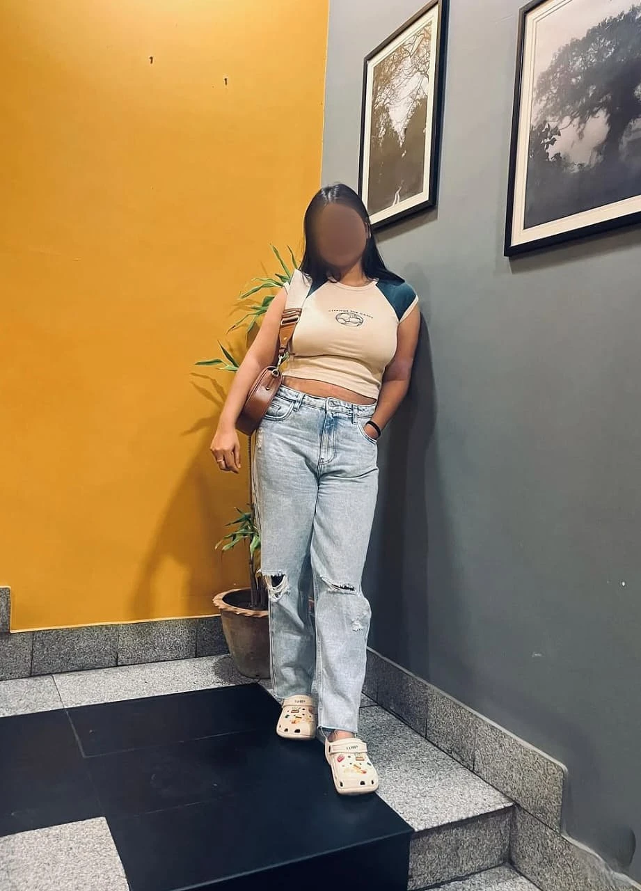 Anisha Let's Live WebCam & R Meet – Indian escort in Ahmedabad — 1 / 5
