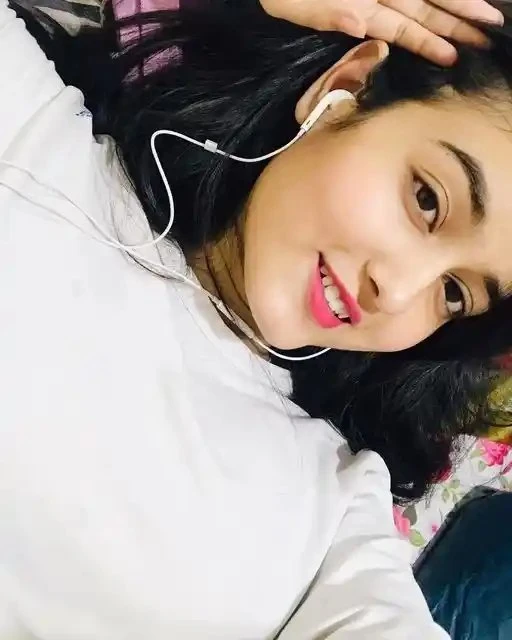 Simran – Indian escort in Chandigarh — 1 / 6