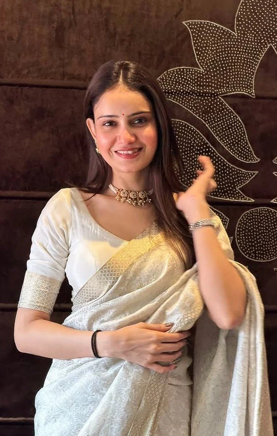 Vimisha – Indian escort in Candolim, Goa — 2 / 4