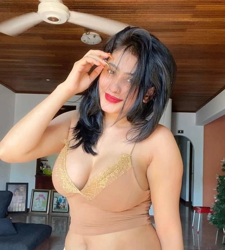 RIYA Real meeting – Indian escort in Chennai — 2 / 4
