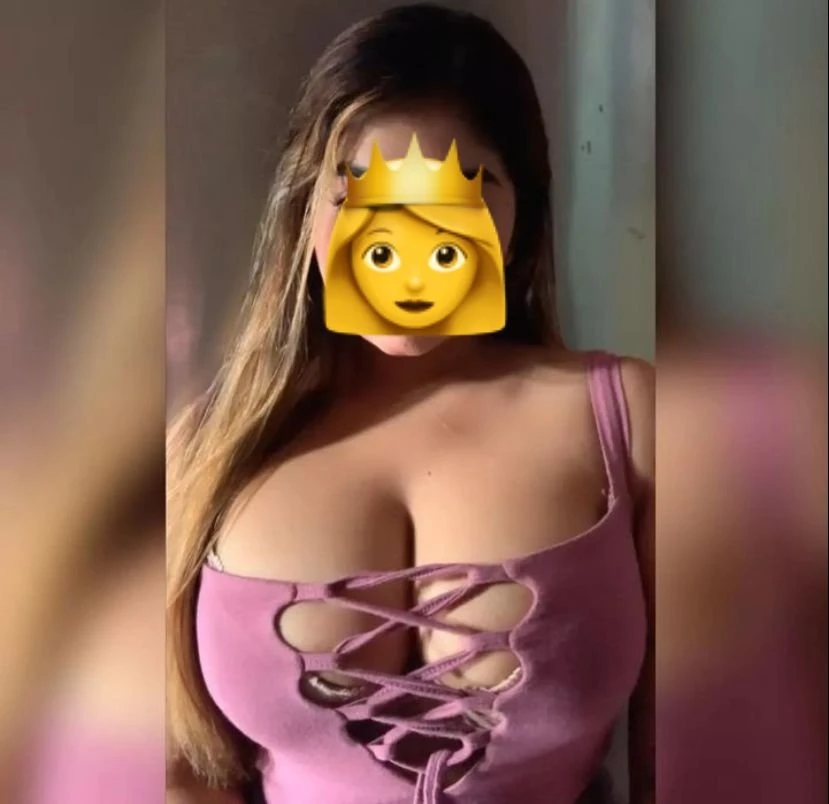 Pranomi Banerjee Cam Queen 🥰 – Indian escort in Bangalore — 2 / 5
