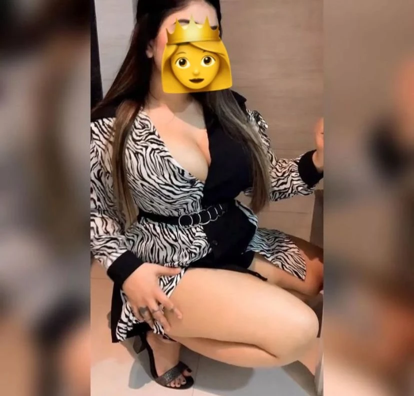 Pranomi Banerjee Cam Queen 🥰 – Indian escort in Bangalore — 3 / 5