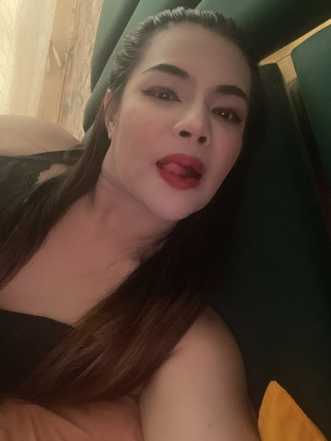 Nana – Thai masseuse in Chandigarh — 23 / 24