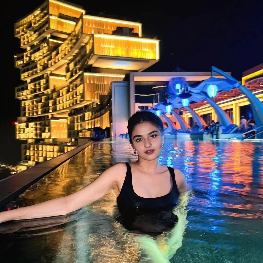 Sanjana Roy – Indian escort in Bangalore — 2 / 4