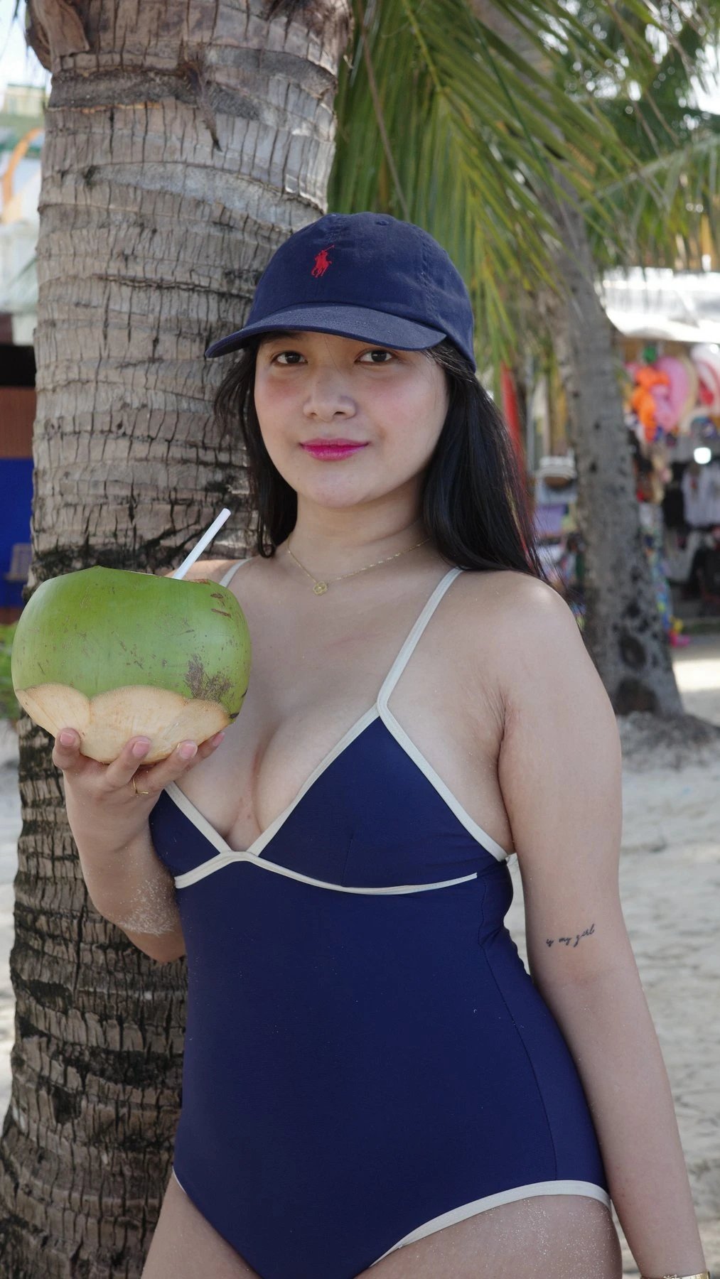 Chiena – Malaysian escort in Hong Kong — 4 / 17