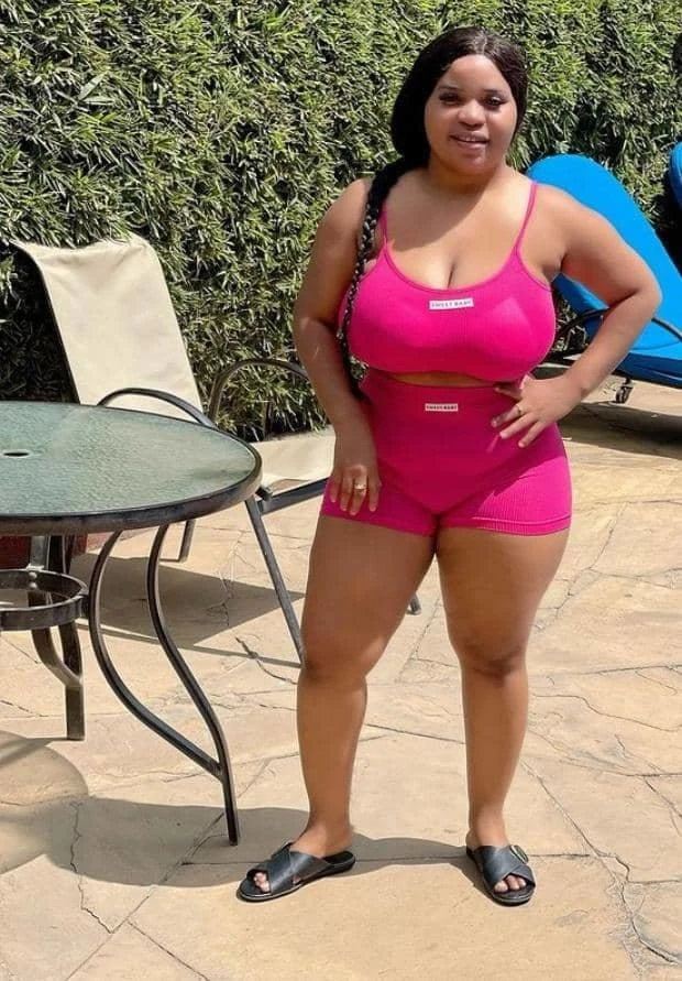 Joy From Kolomangala – Zimbabwean escort in Bangalore — 2 / 5