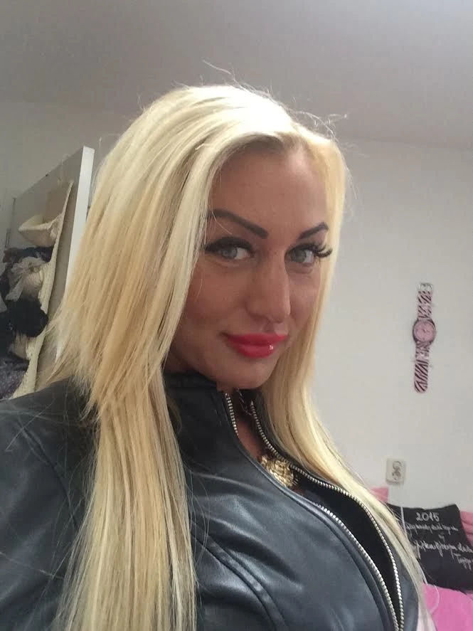 Nicole – escort in Hong Kong — 4 / 6