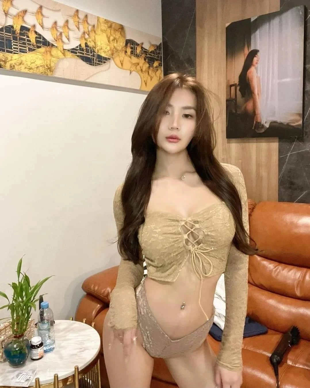 Tham Mhia – Vietnamese escort in Hong Kong — 2 / 7
