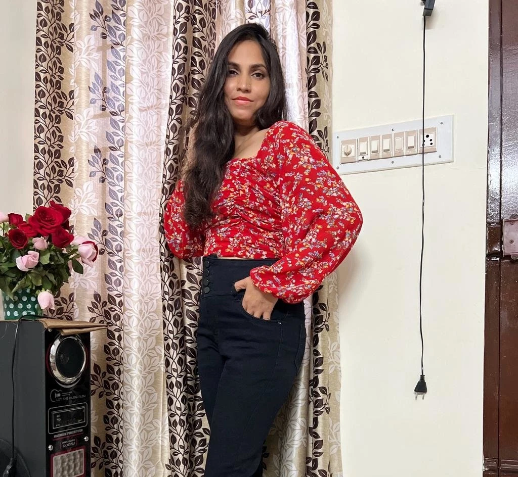 Real meet & Cam Show – Indian escort in Ahmedabad — 2 / 3