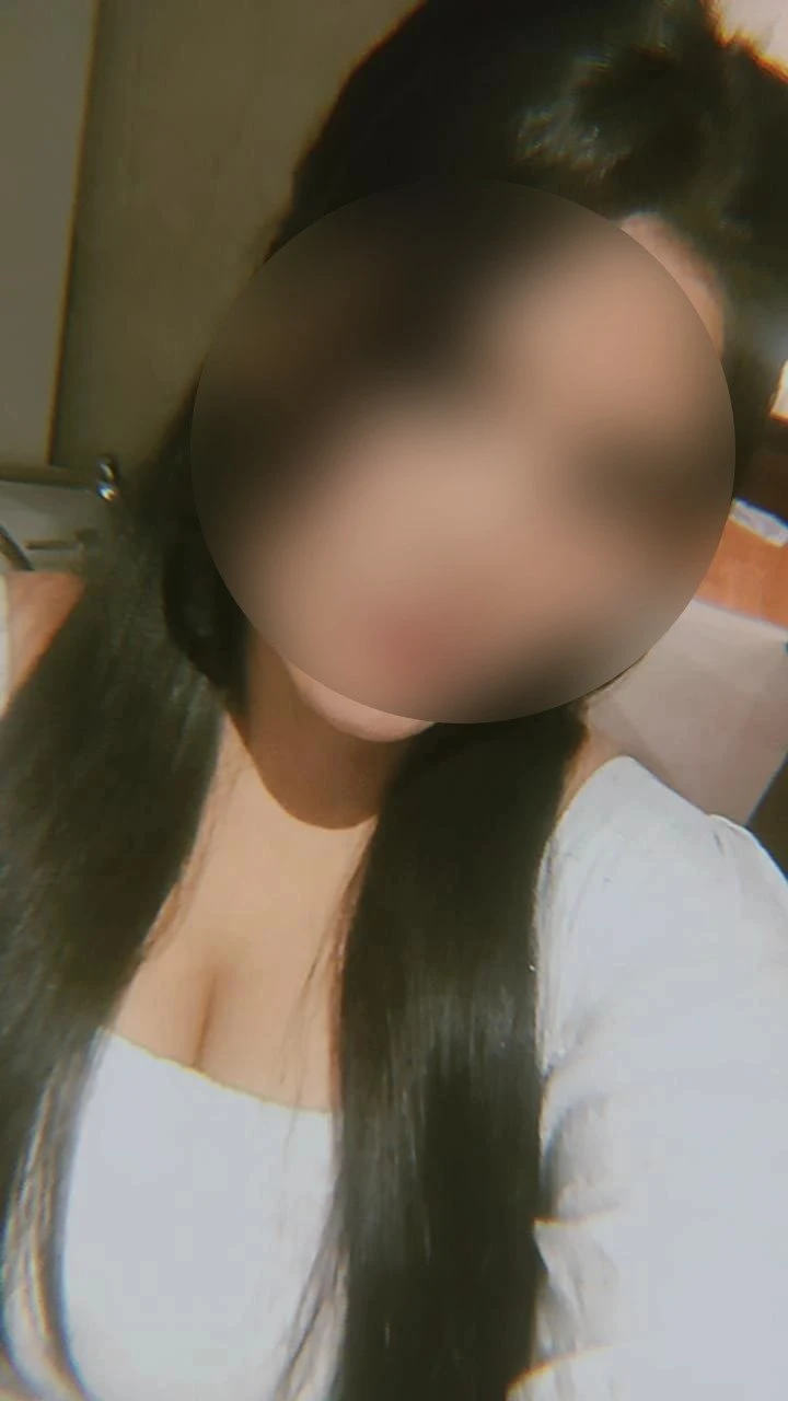 Fully independent high profile girl – Indian escort in Bangalore — 4 / 5