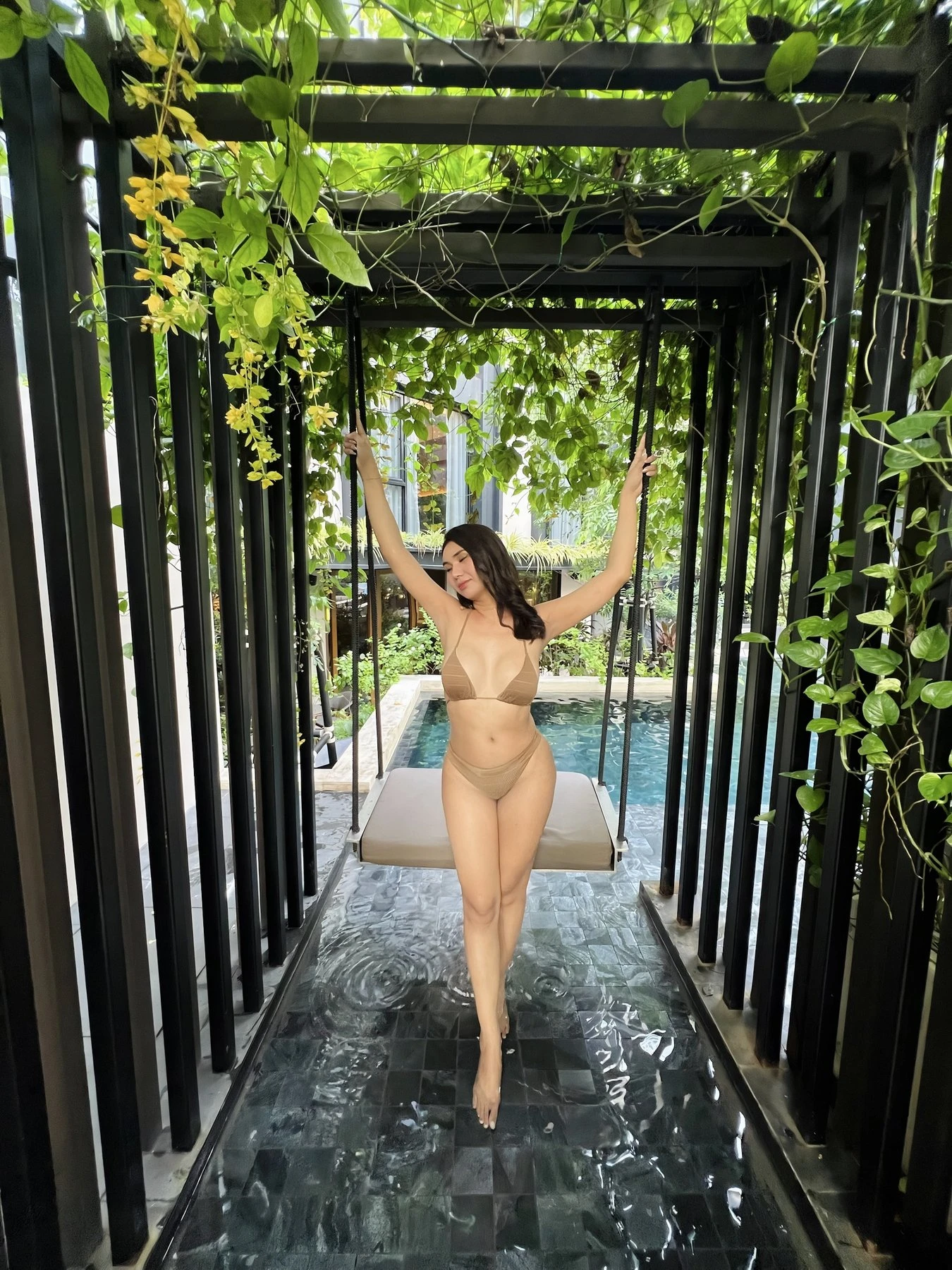 Sienna – Filipino escort in Hong Kong — 13 / 24