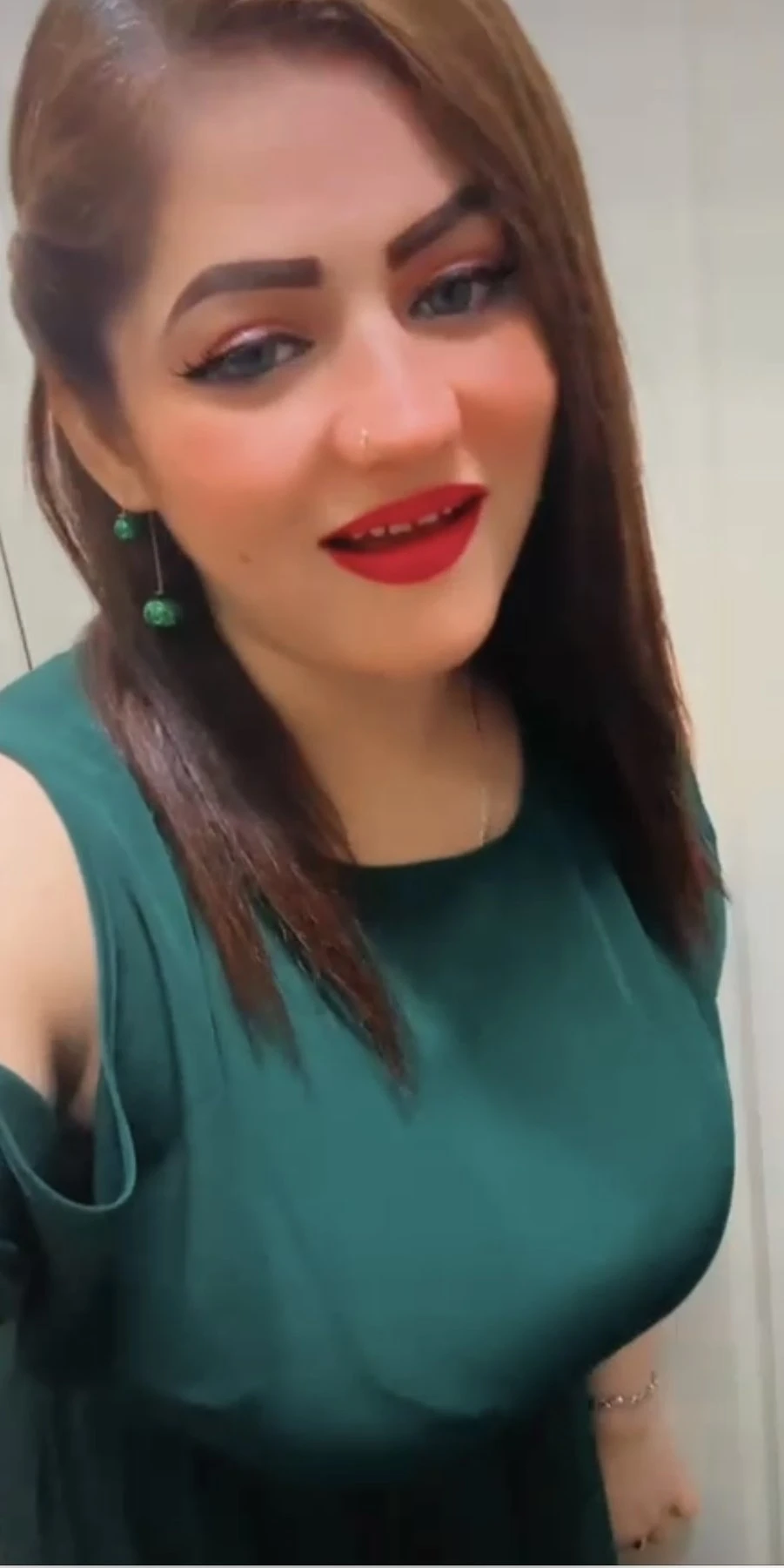 Shreyas – Indian escort in Ahmedabad — 2 / 3