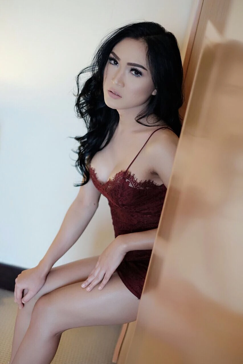 mesty aneva – Filipino escort in Hong Kong — 3 / 4