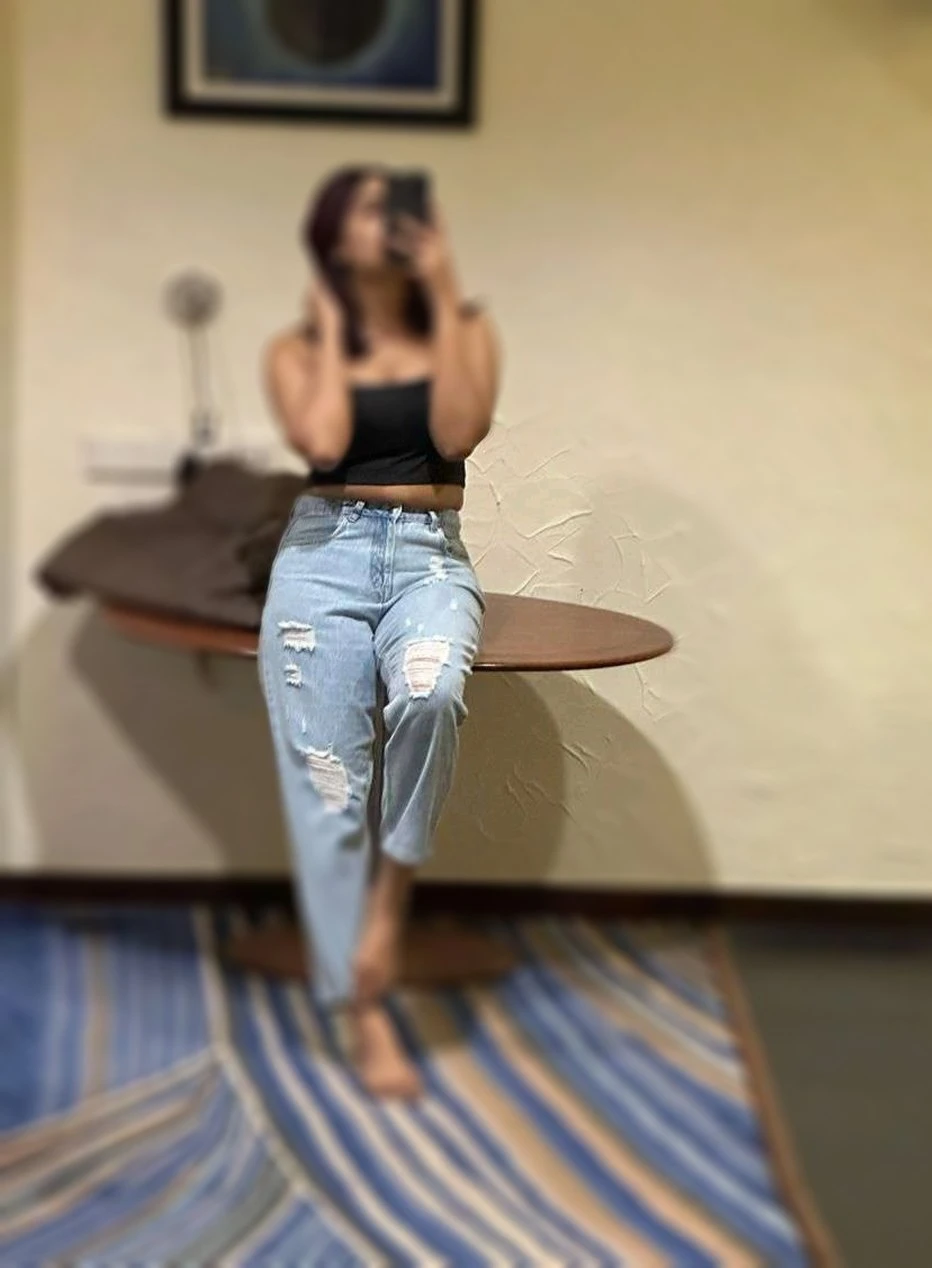 Pinki .Independent. cam & real Meet – Indian escort in Chennai — 1 / 5
