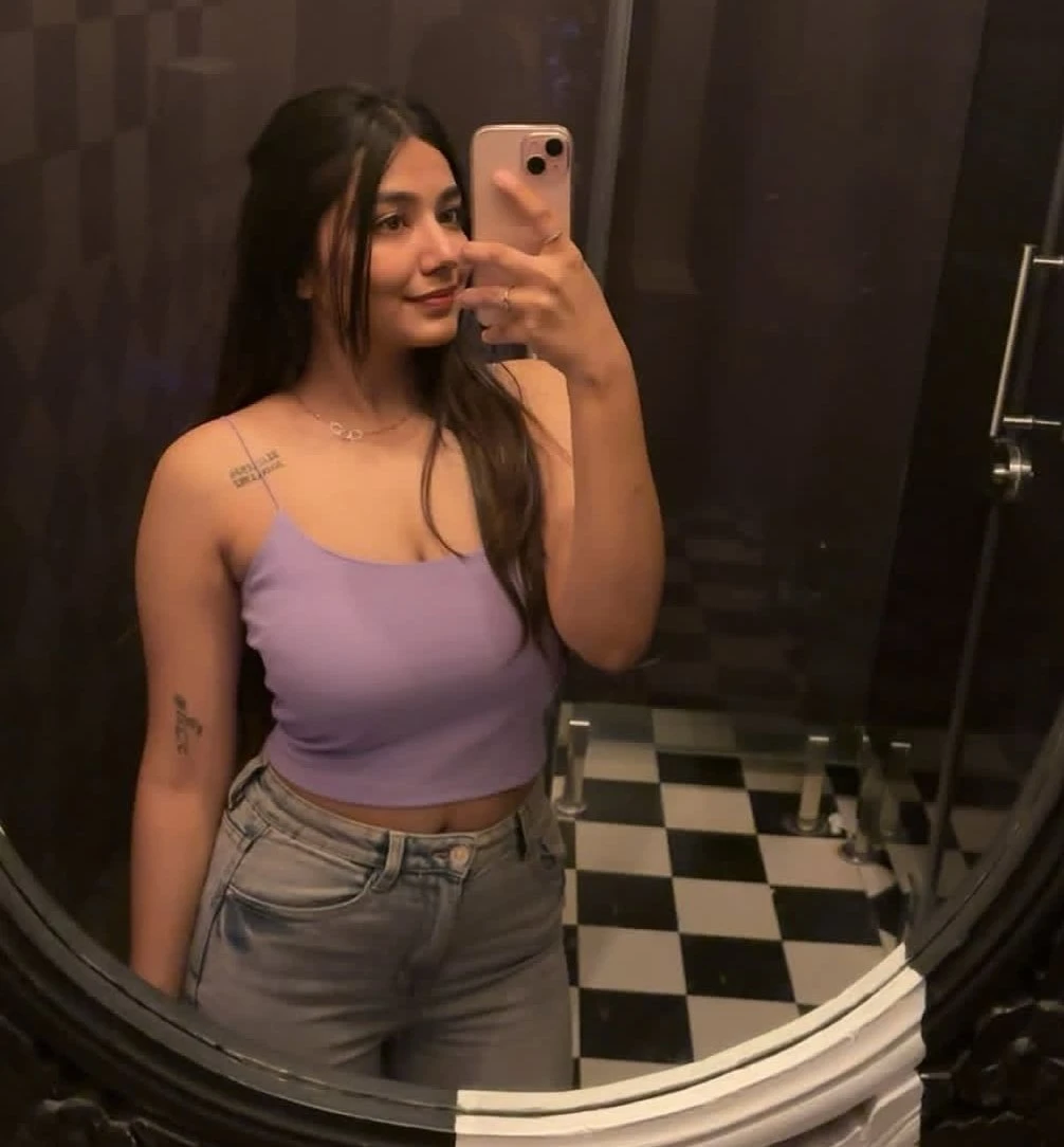 Kavya – Indian escort in Hyderabad — 2 / 3