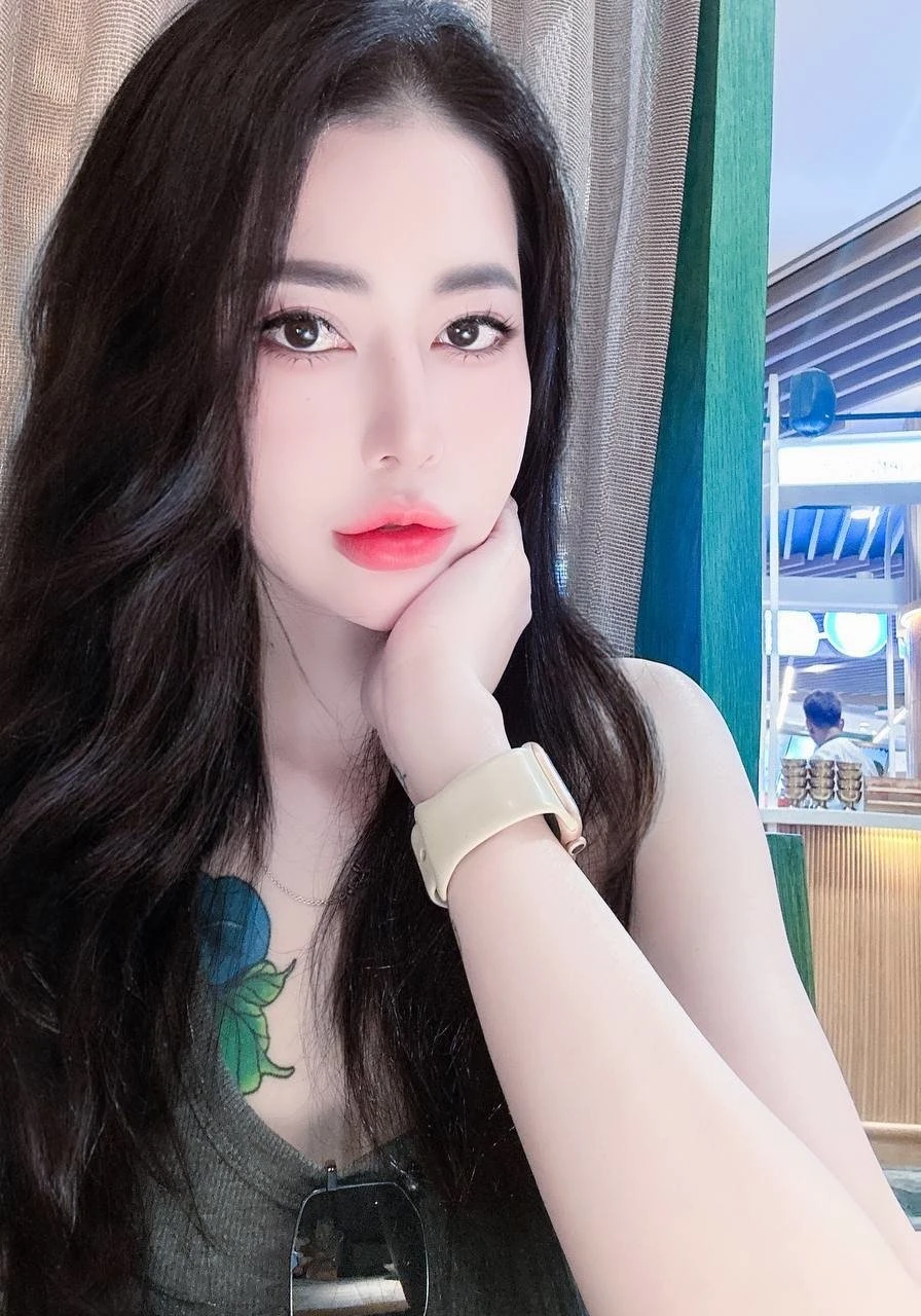 Bé Phương – Vietnamese escort in Ho Chi Minh City — 2 / 7
