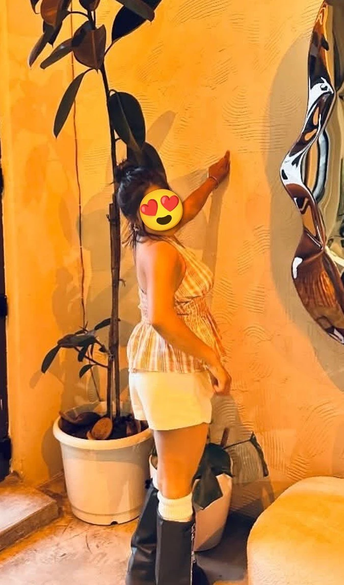 Hand cash service available – Nepalese escort in Kathmandu — 2 / 3