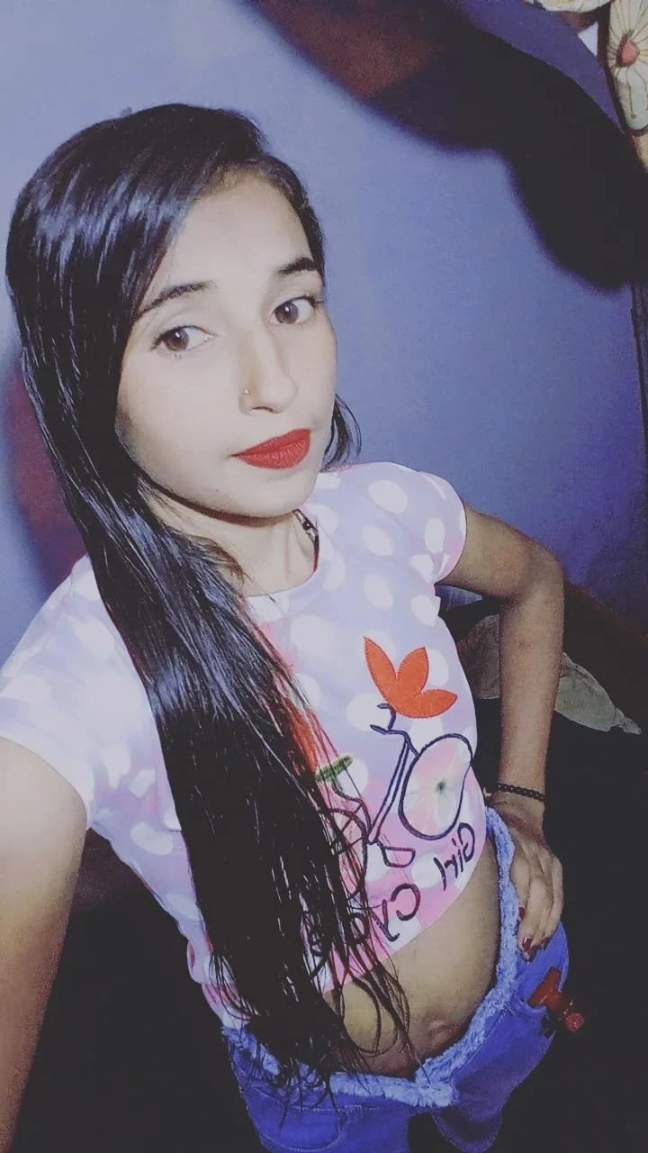 Neha Khan – Indian escort in New Delhi — 1 / 2