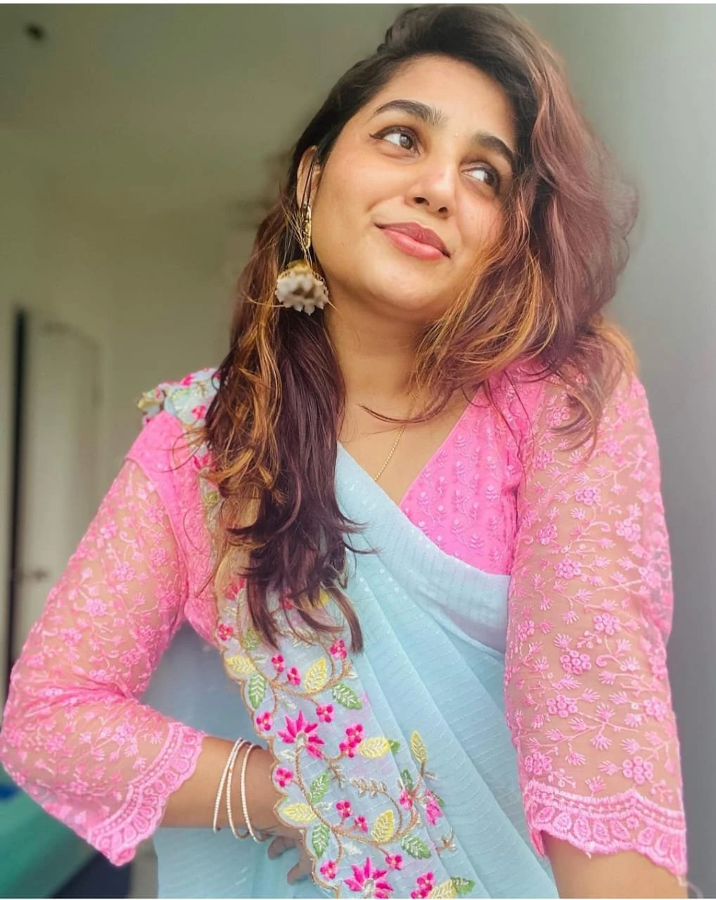 Amisha Jain – Indian escort in Mumbai — 1 / 2
